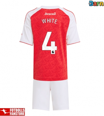 Arsenal Ben White #4 Hemmatröja Barn 2025-26 Kortärmad (+ Korta byxor)